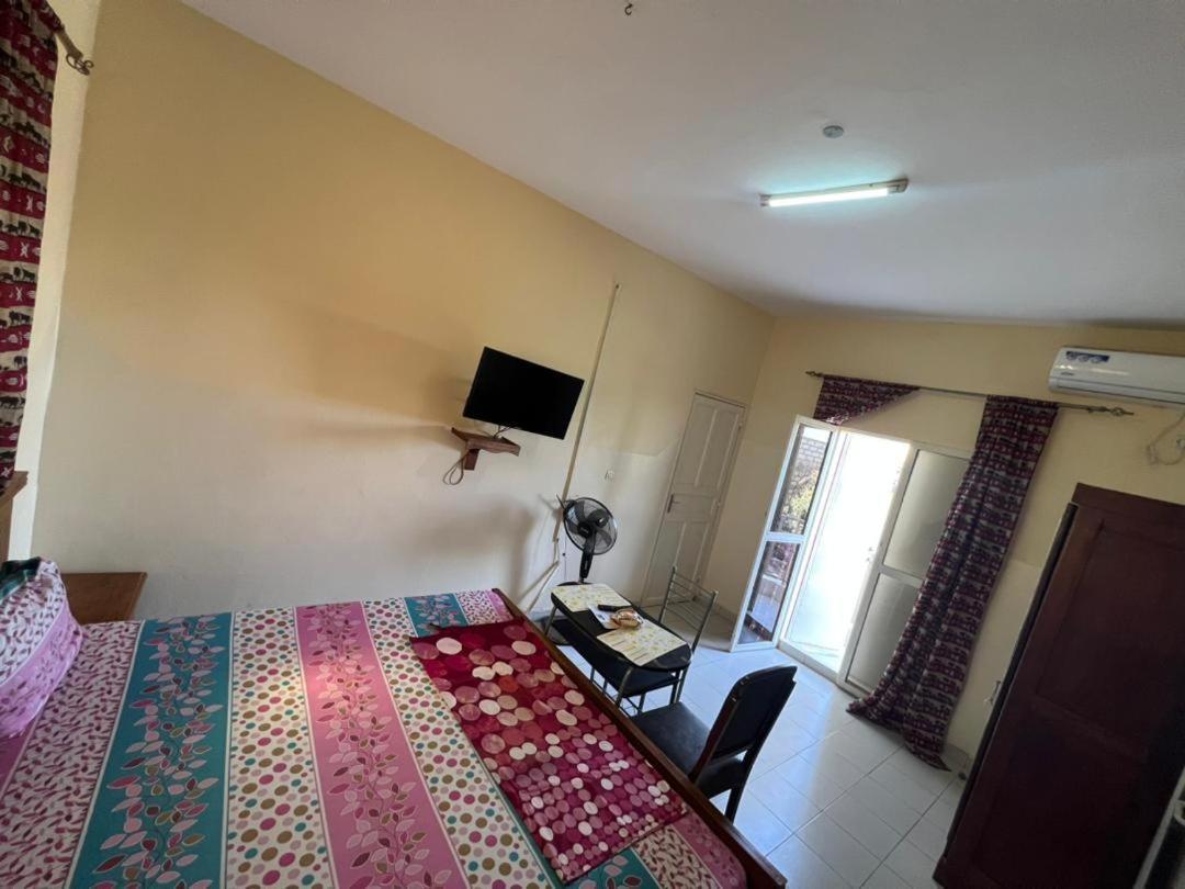 Chez Mimi Hotel Toubab Dialaw Eksteriør billede